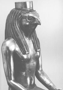 图1 荷鲁斯雕像（鹰头神像）（埃及第十九王朝，公元前1295～前1213年，日本信乐美秀艺术馆藏）
