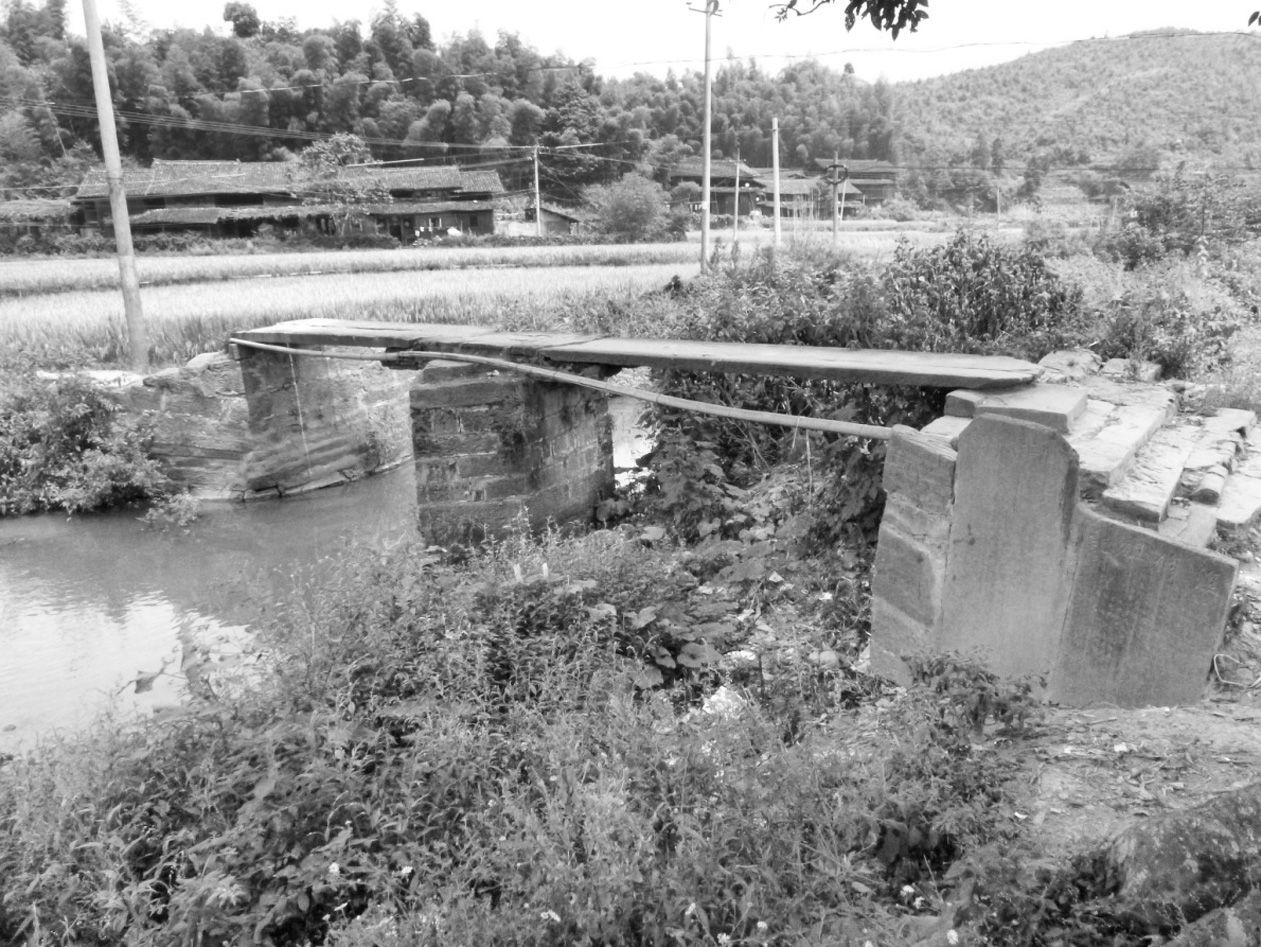 图1-5 横跨湘、黔两省的岜溪口“鸳鸯桥”