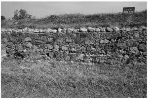 塔克希拉古城由大块石头和碎石拼成的墙壁