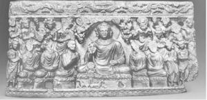 图4-3 初转法轮 犍陀罗地区出土 约2世纪 加尔各答印度博物馆藏