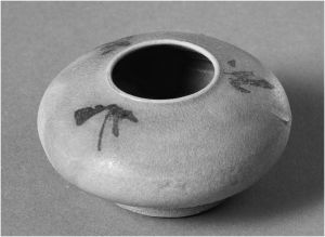 图12 釉下红彩罐，可能为河南巩县窑出产，勿里洞船货，9世纪早期