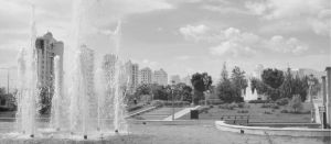 图5-9 春日中的阿什哈巴德中心市区的喷泉