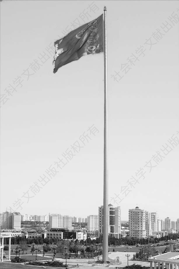 图5-23 土库曼斯坦国家大旗