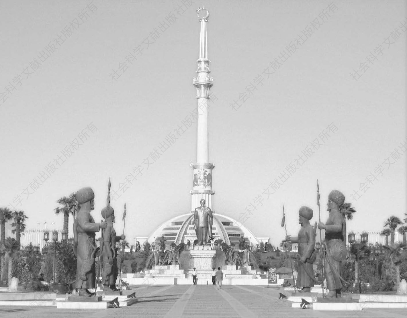 图5-27 土库曼斯坦独立纪念碑