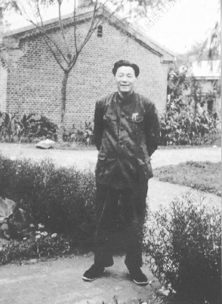 1966年春，汪篯摄于北京家中