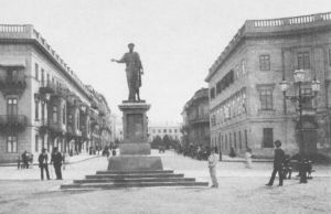 伟大的现代化者。一张拍摄于19世纪晚期的照片上，位于“波将金石阶”顶端的黎塞留公爵雕像。作者收藏