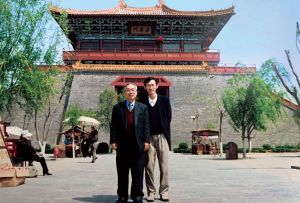 2001年4月，杨国桢与赵世瑜在开封