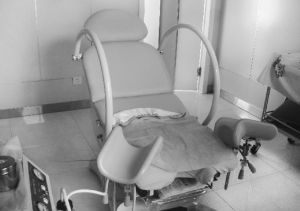 图2 盐都县乡计划生育服务站的手术室装备一新