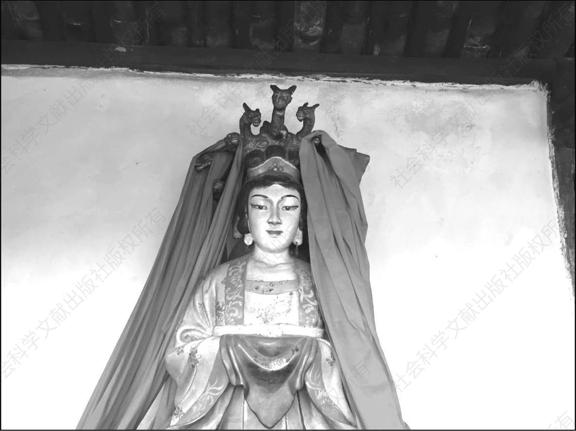 图3-12 上阳溪山神庙中的“九龙圣母”