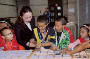 9月16日，孩子们参加全国科普日活动——“动手识标本”互动实践活动