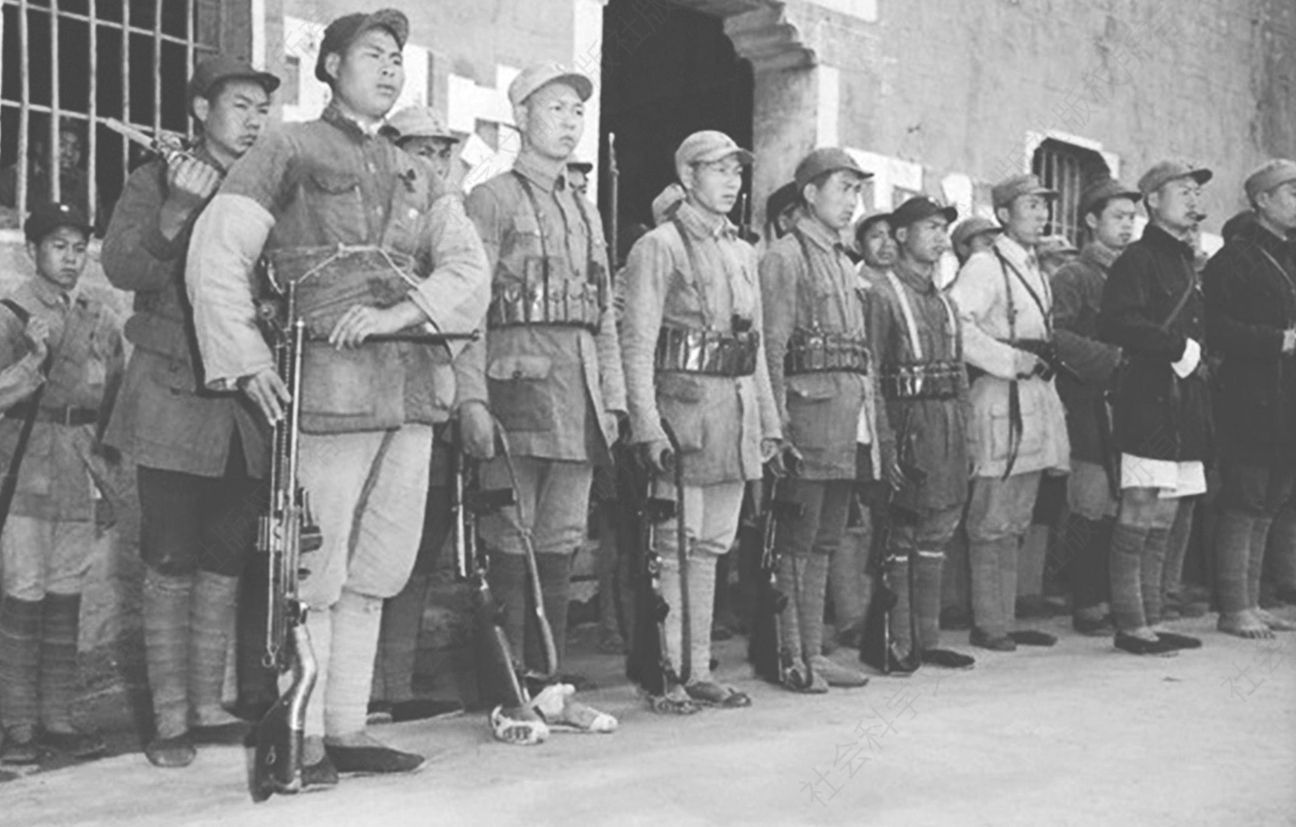 图1-1 1946年在中国东北地区的人民解放军战士