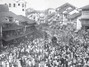 1920年前后，孟买的街道上人头攒动。