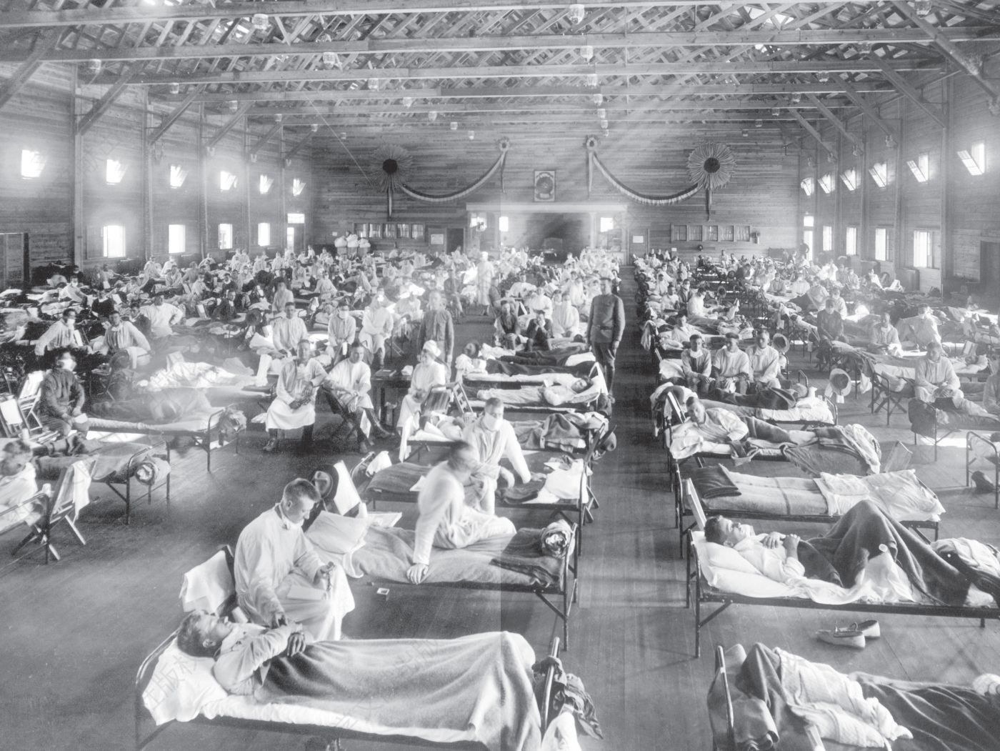 1918年，堪萨斯州，美国陆军芬斯顿兵营为收治西班牙流感患者而建立的应急医院。