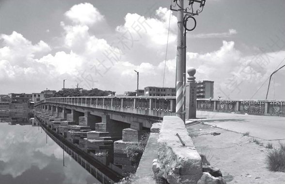 图6 1930年改造后使用至今的和平桥（二）