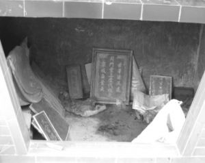 图4-3 神祠的下层（彭伟文摄，2009年6月10日）
