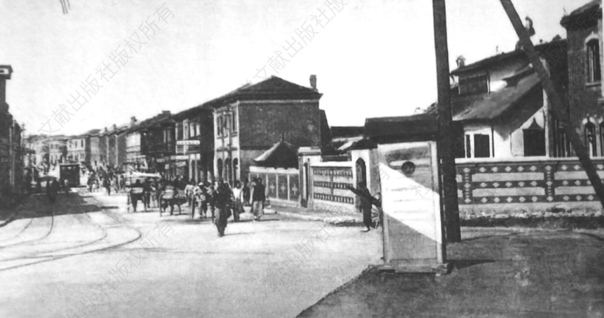 图1-1 20世纪初的天津租界（意）马路及电车