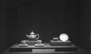 图7 上海市历史博物馆“白色金子”展现场——中国产梅森风格瓷器（笔者摄）