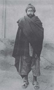 巴恰·依·沙科，挑水夫的儿子，推翻阿马努拉后统治阿富汗，此照片拍摄于他被纳迪尔汗处决前