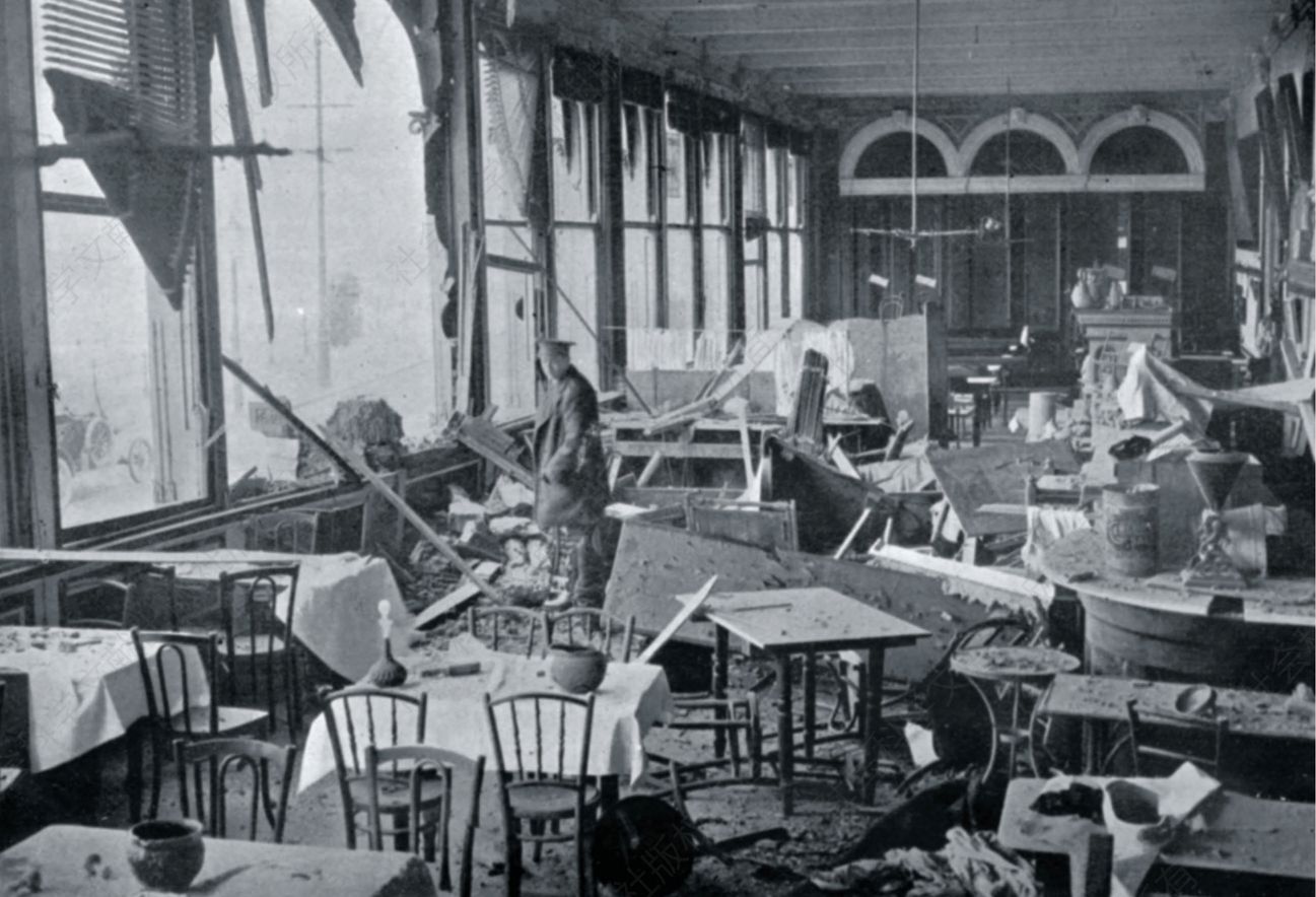 1914年12月16日，约克郡的斯卡伯勒大饭店被德军轰炸。