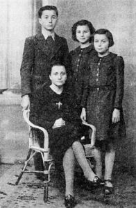 热尔梅娜·勒诺丹，和她的三个孩子