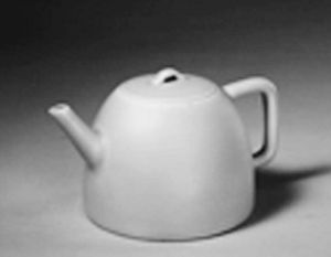 图3-106 粉青釉茶壶 清·雍正