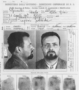 阿尔蒂耶罗·斯皮内利1937年的监狱档案，他因政治原因被拘禁。