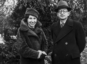 5.吉尼亚和鲁道夫·派尔斯在抵达纽约后不久，1943年。