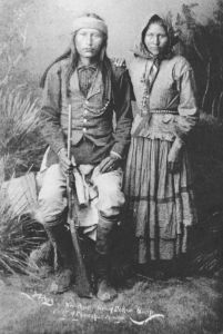 41.奈切和他的妻子。由亚利桑那历史学会提供。