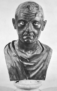 图6.1 大西庇阿·阿非利加努斯（公元前1世纪，赫库兰尼姆纸莎草别墅的半身雕塑像）。大西庇阿卓越的军事才能使他成为罗马共和国中期最受人喜爱的领导人之一，同时也对宪法构成潜在的威胁。