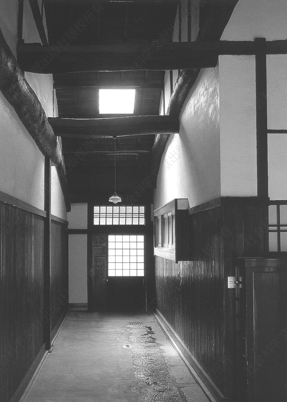 曾作为新选组驻地的前川旧邸的素土地面(田野十二雄提供)