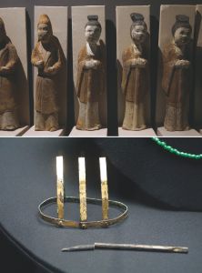 巴彦诺尔墓出土陶风帽俑、文官俑（上），巴彦诺尔墓出土三梁冠（下）