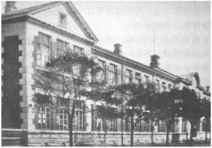 1918年建成的大连第一中学（今大连理工大学化工学院北院）