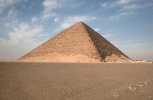 代赫舒尔的红色金字塔