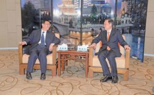 陈敏尔、雒树刚会见现场（二） The meeting between Chen Min’er and Luo Shugang（2）