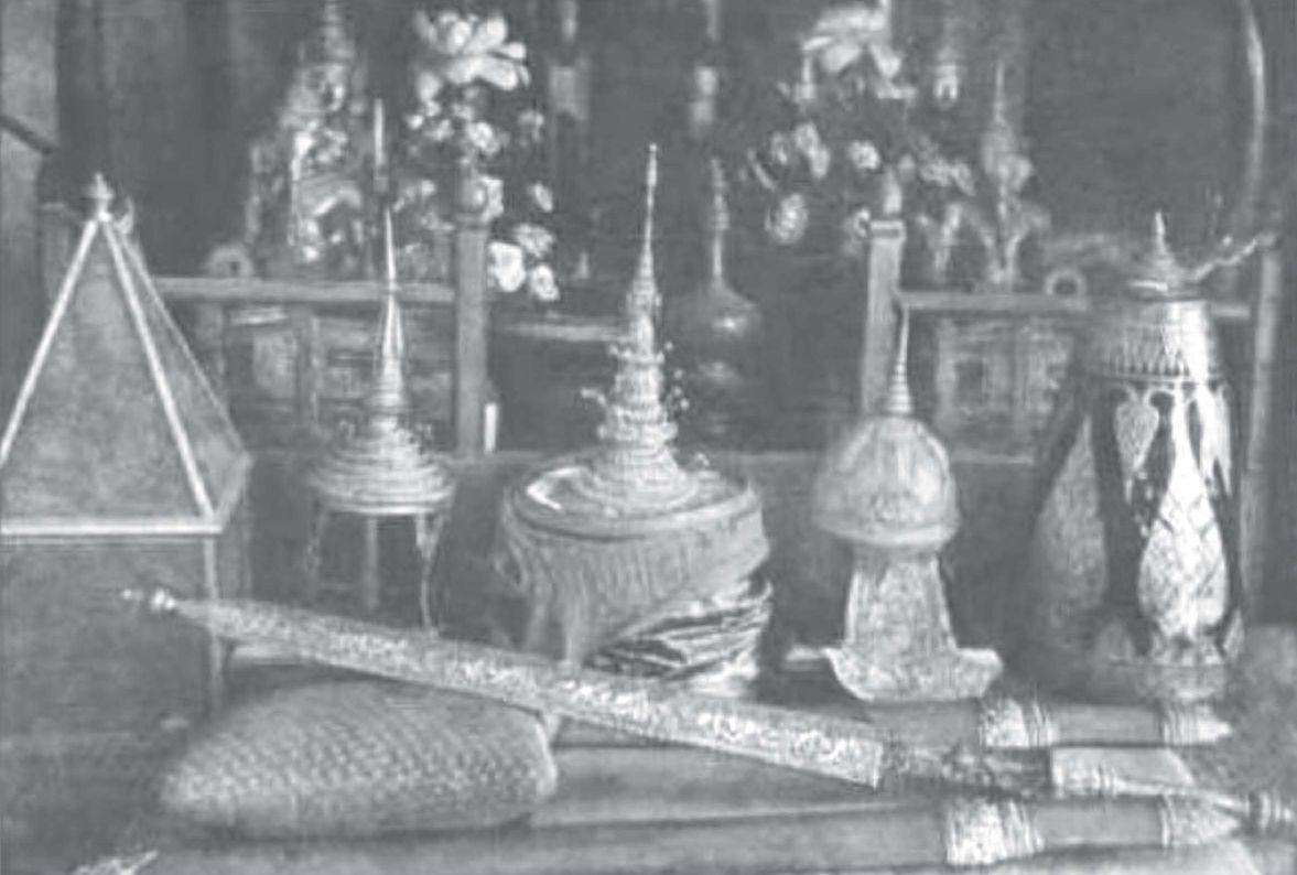 图8 柬埔寨王室圣剑