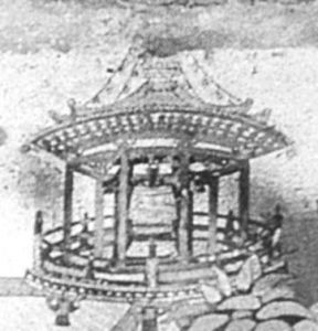 图2-14 唐榆林窟第25窟南壁观无量寿经变净土寺院中的攒尖顶建筑出檐圆形