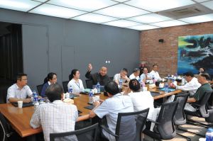 廖凯原教授在中国法律史学会年会的小组会上发言。