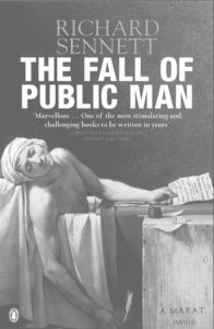 桑内特的名著《公共人的衰落》