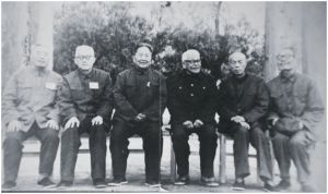 老校友聚会松林书院，从左至右：李荆和、刘鸿轩、冯毅之、彭瑞林、金明、王子政