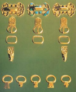 图1-4 渤海人的金带饰