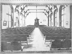 图8-7 1946年校友及师生募捐修建的“文治堂”