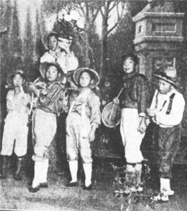 图9-5 1921年赈灾义演《雪玫瑰》剧照