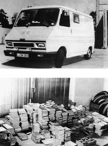 图2 1980年6月，东德海关在边境一辆从西德开往波兰的小型运输车里总共发现了4080本宗教书籍，藏在汽车各个隐蔽的地方