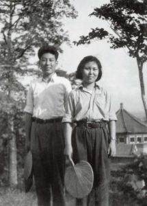 1950年李啸仓与夫人刘保锦在南昌留影
