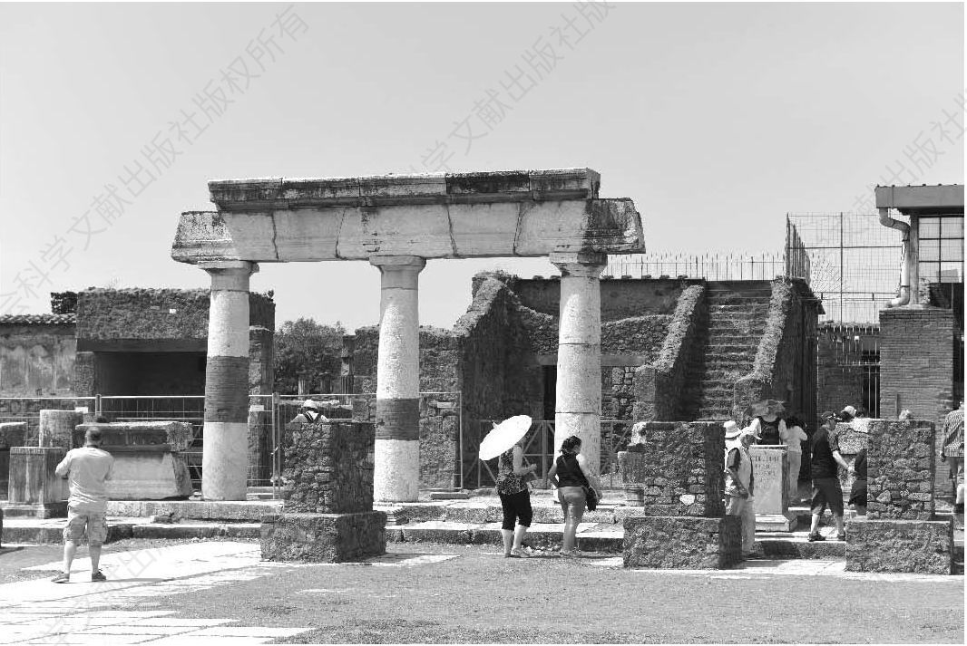 图115 庞贝古城的塔司干柱式柱廊