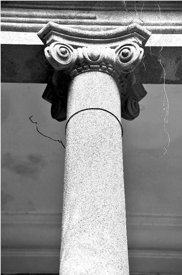 图145 漳州路50号爱奥尼式柱头和塔司干柱身相结合的组合式柱式