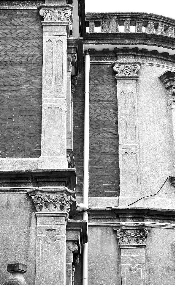 图159 永春路16号具有科林斯柱式元素的墙面装饰