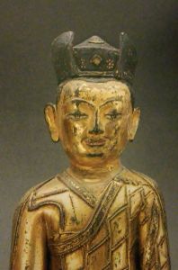 图4 头戴金边黑帽的噶玛噶举派三世活佛让炯多杰像 （局部，明代）